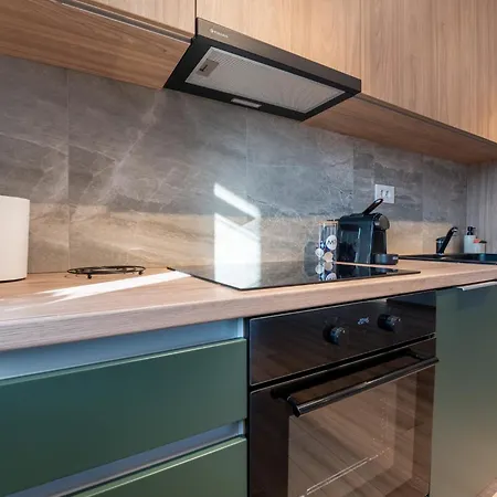 Appartamento Mohost Wood - Bright Retreat With Private Balcony *