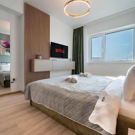 Апартаменты Mohost Wood - Bright Retreat With Private Balcony Брашов