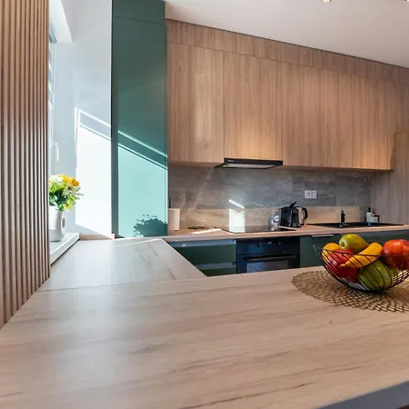 Апартаменты Mohost Wood - Bright Retreat With Private Balcony *