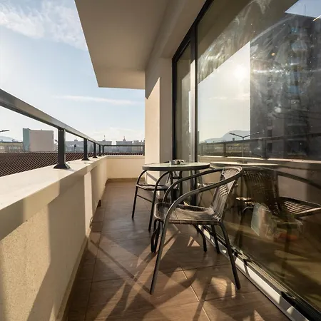 Mohost Wood - Bright Retreat With Private Balcony Braşov