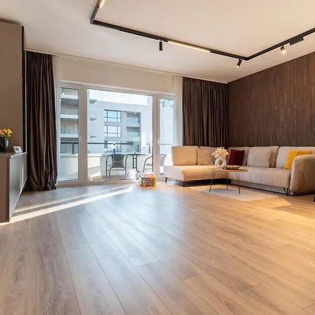 Mohost Wood - Bright Retreat With Private Balcony Appartamento *