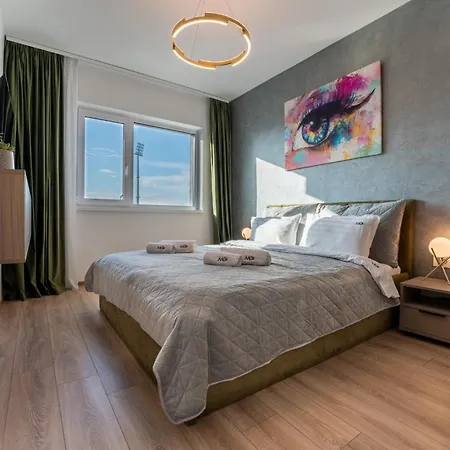 Mohost Wood - Bright Retreat With Private Balcony Appartamento *